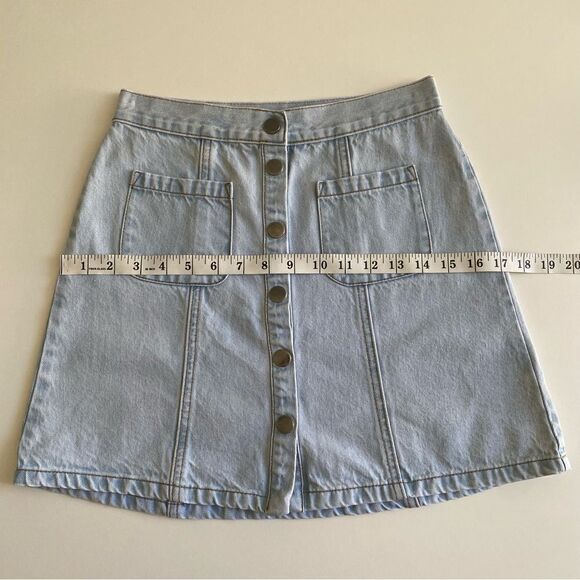 Urban Outfitters BDG Light Wash Denim Button-Front Mini Cargo Skirt Size XS - Picture 9 of 12